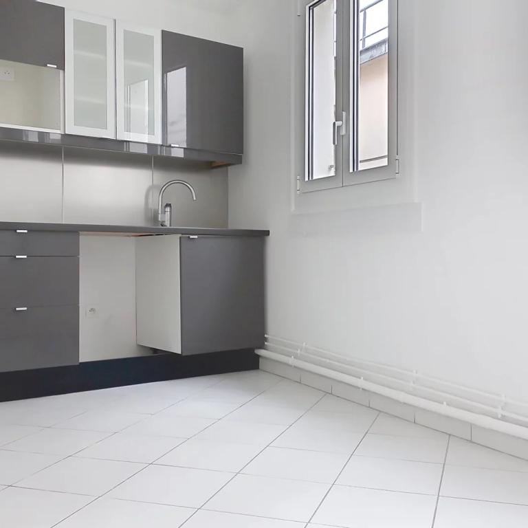 Paris XVII - deux pièces - une chambre - en étage élevé sans asc