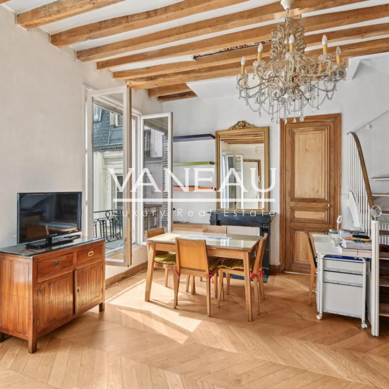 Paris IIIe - Place des Vosges - Duplex 2 chambres Calme Lumineux