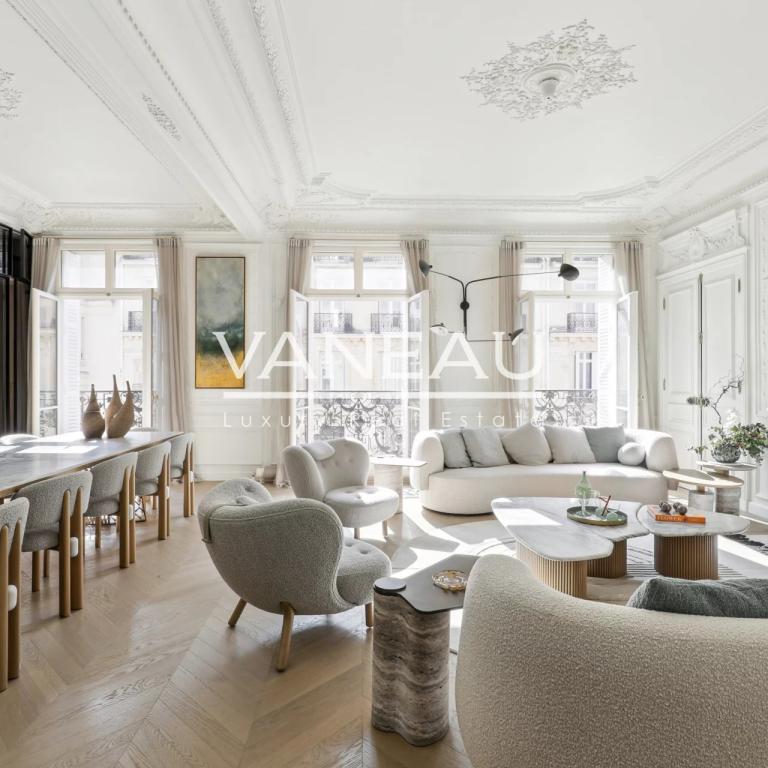 PARIS VIIIe - Triangle d'Or - Magnifique appartement familial et