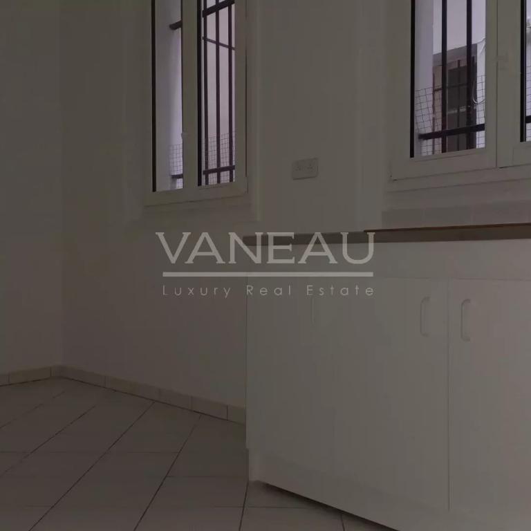 Paris XVII - deux pièces - une chambre - 1er étage sans ascenseu