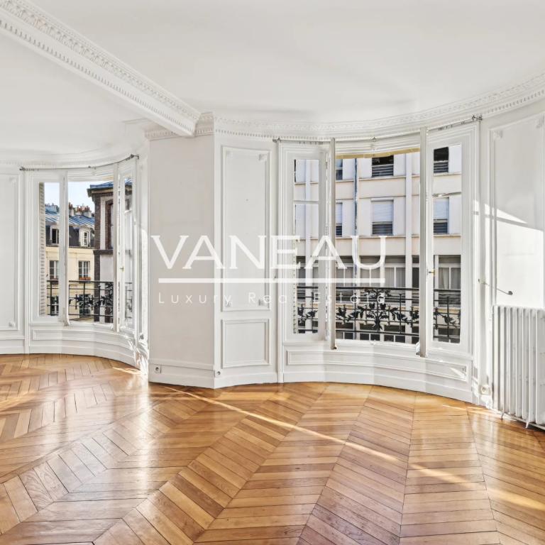 Exclusivité - PARIS VIIe - Bon Marché - Vaneau