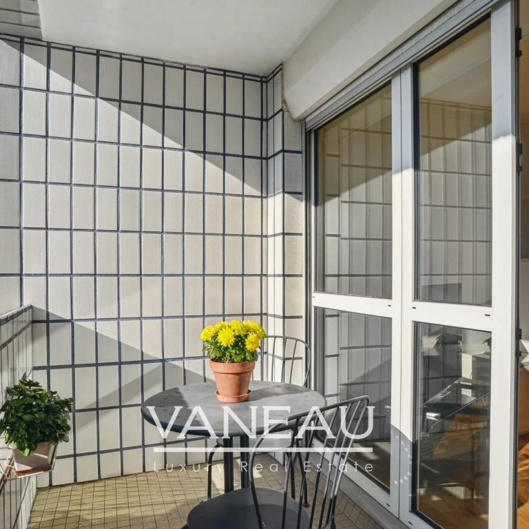 Mirabeau/Javel - 4 pièces avec balcon, 3 chambres
