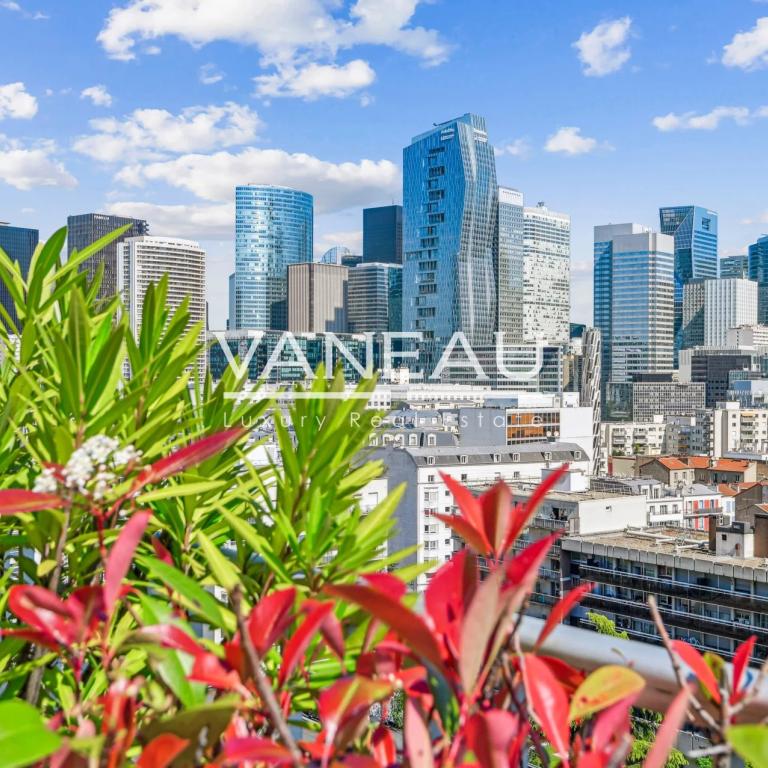 Dernier étage avec terrasse - Vue panoramique - Ile de Puteaux