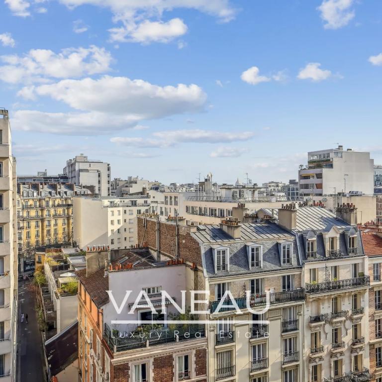 Paris XV - 4/5 pièces traversant - Étage élevé - Vue dégagée