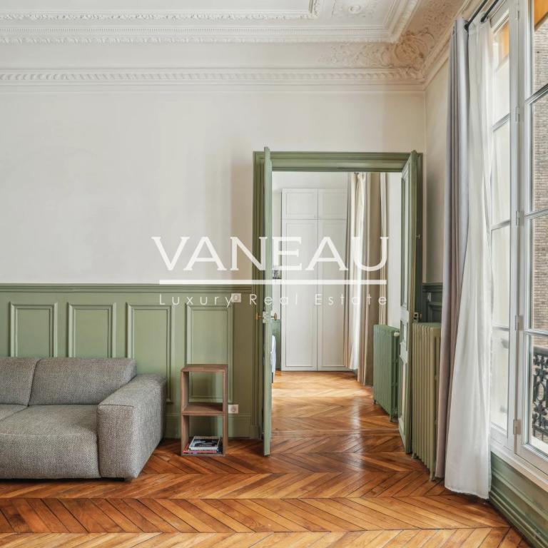 PIED-À-TERRE - TRIANGLE D'OR
