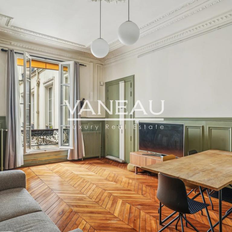 PIED-À-TERRE - TRIANGLE D'OR