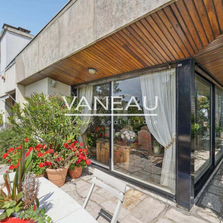 Paris XIVe – dernier étage avec terrasse panoramique