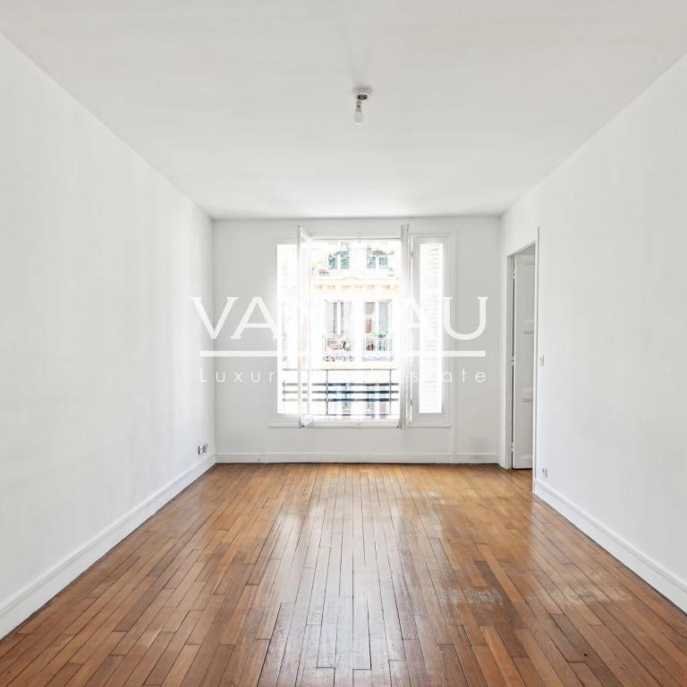 Paris XVe Volontaires - Appartement lumineux en étage élevé