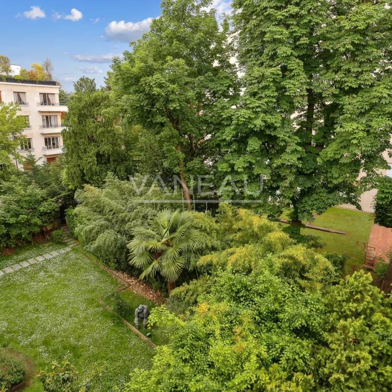 Neuilly - Saint James - quatre pièces avec terrasse
