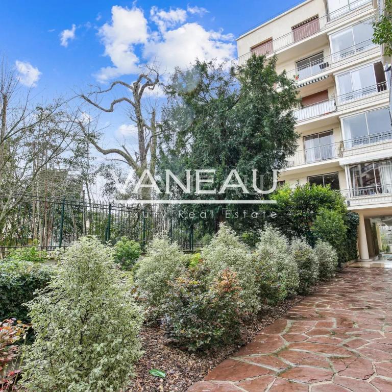 Neuilly - Madrid - Sur jardin - Balcon