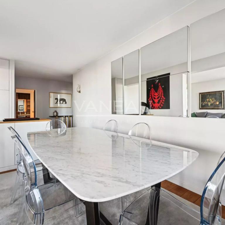 Paris XVe - Charles Michels - Vue Seine et Tour Eiffel