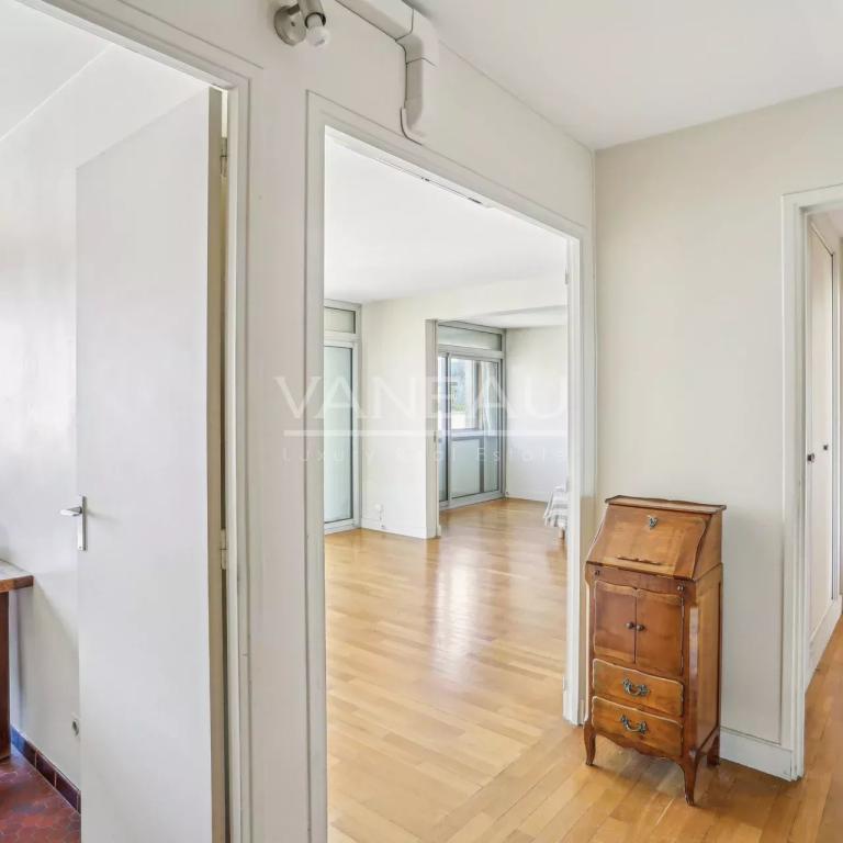 Paris XVe - Rue de l’Harmonie – Beau 3 pièces, dernier étage ave