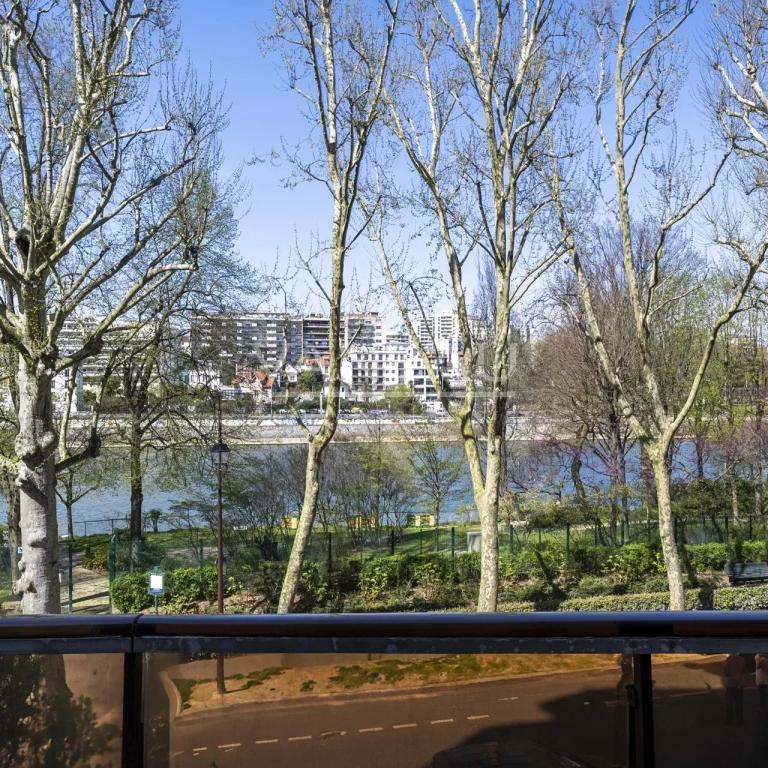 Neuilly / Île de la Jatte - Appartement familial - Vue dégagée