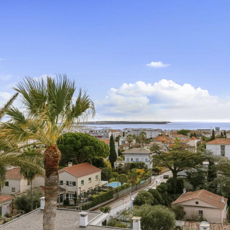 Cannes Petit Juas - Appartement 4 pièces vue mer à vendre