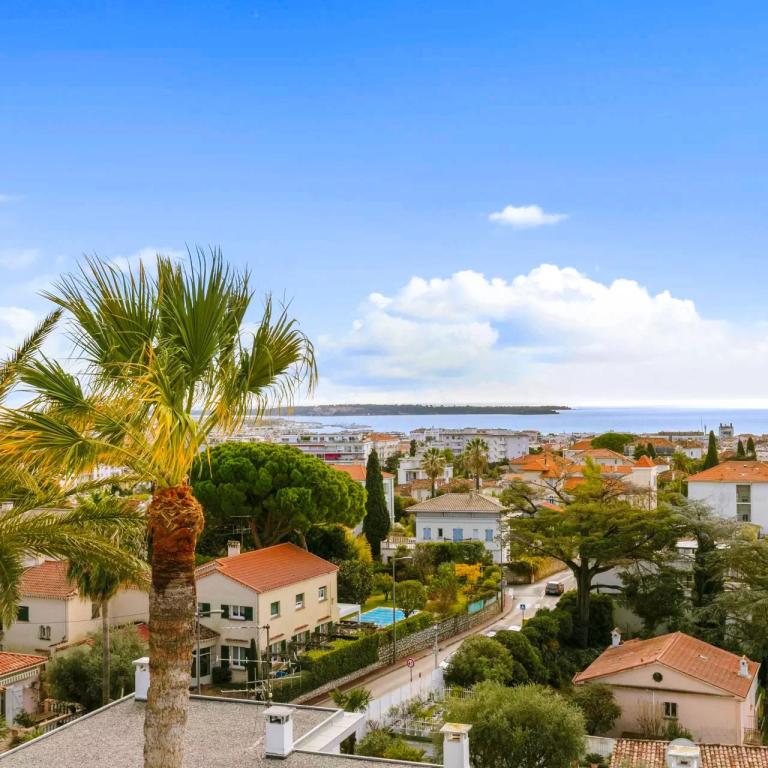 Cannes Petit Juas - Appartement 4 pièces vue mer à vendre