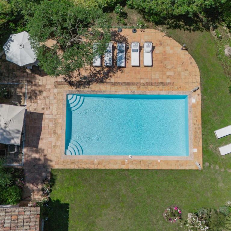 A VENDRE CANNES LE CANNET  VILLA SPACIEUSE DOMAINE PRIVE