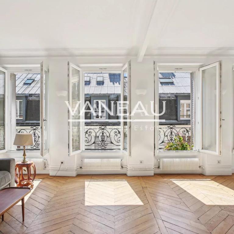 Exclusivité - Paris VIe - Luxembourg/Vavin - Trois pièces traver