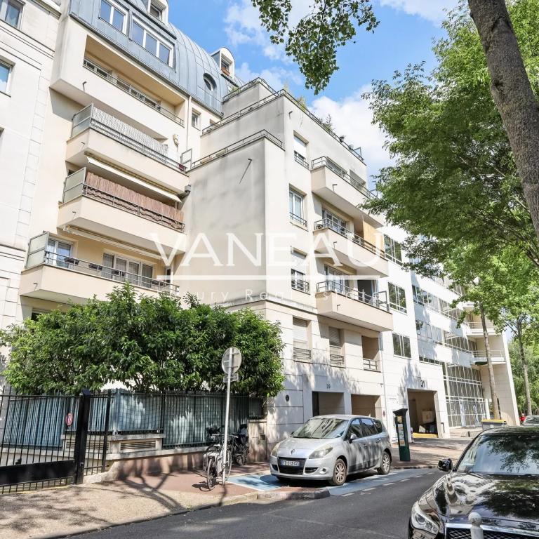 Deux pièces - Mairie d'Issy