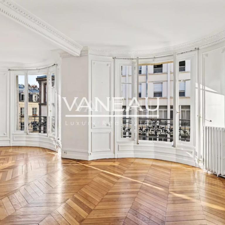 Exclusivité - PARIS VIIe - Bon Marché - Vaneau