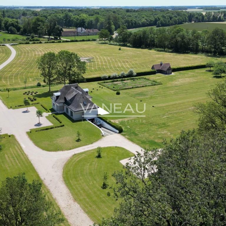 Domaine de 20 hectares - 1.30h de paris - perche sud