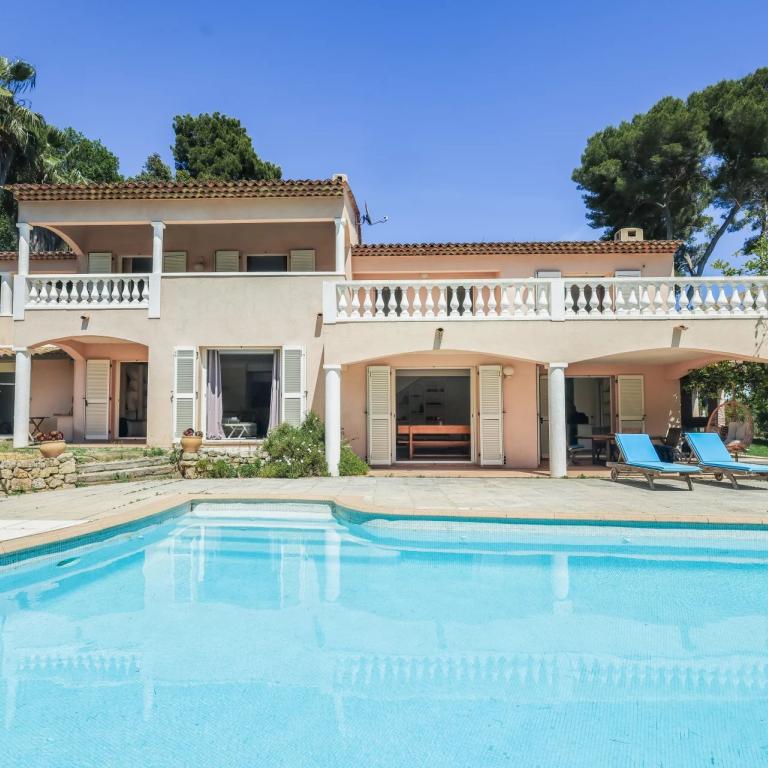 Antibes -  Superbe villa provençale avec belle vue  mer panorami