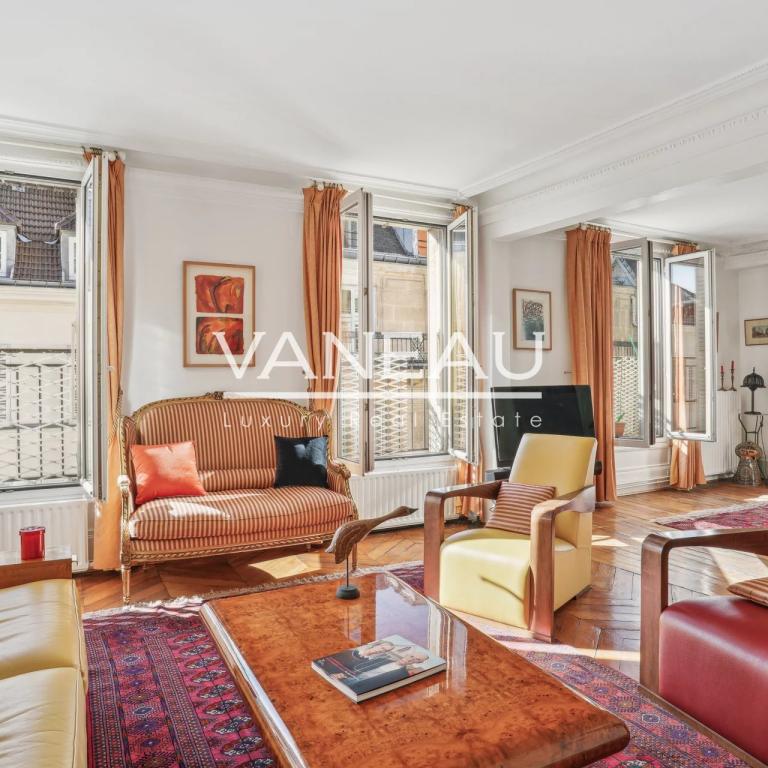 Paris VIII - Av. Matignon - Gabriel - Charmant 3 pièces avec bal