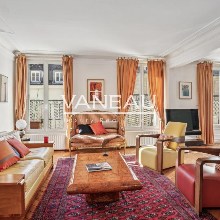 Paris VIII - Av. Matignon - Gabriel - Charmant 3 pièces avec bal