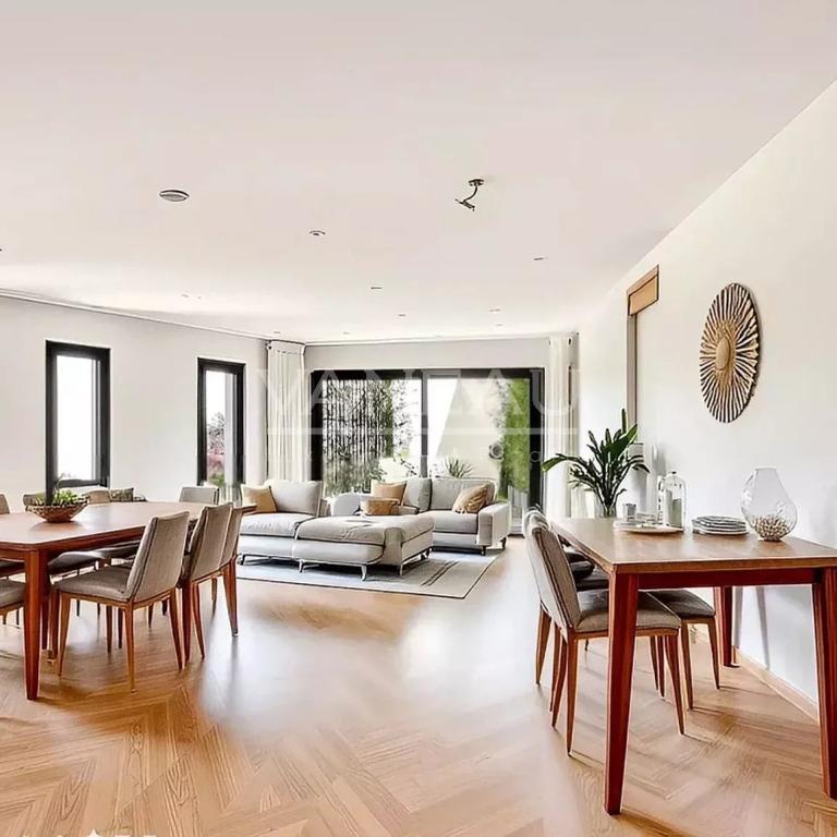 Maison Individuelle 6 Pièces avec Terrasse et Jardin
