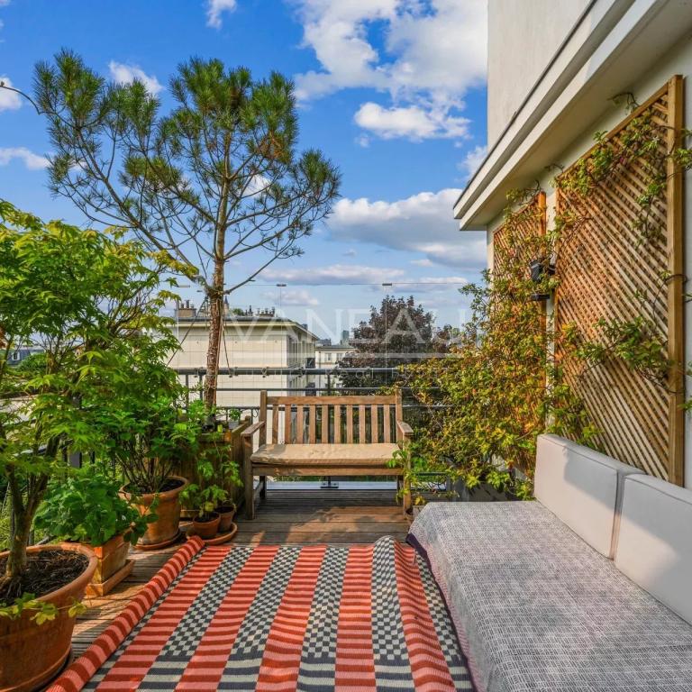 Suresnes - Trois pièces avec large terrasse