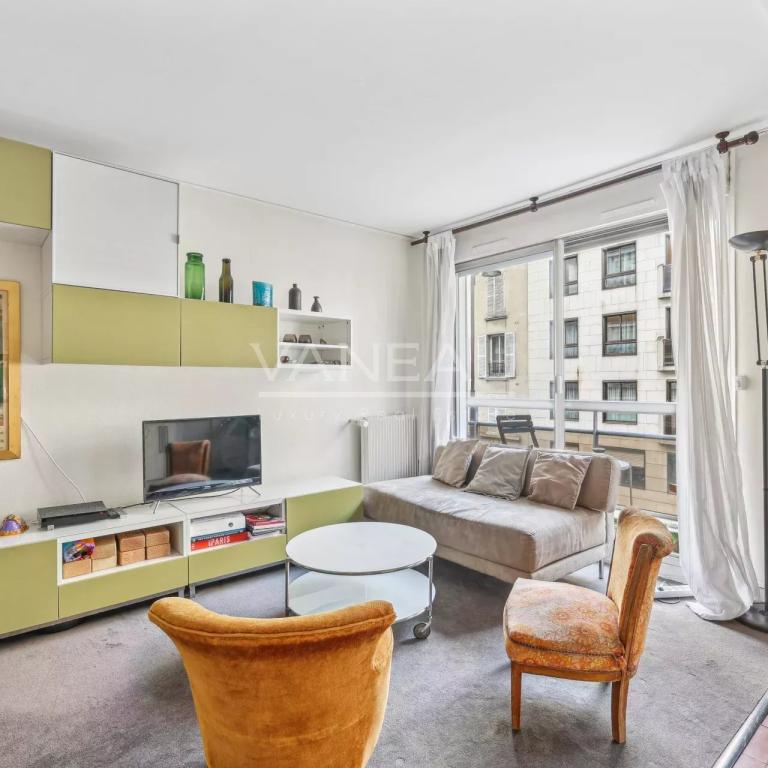 Paris XVe - Montparnasse - Appartement deux pièces avec balcon