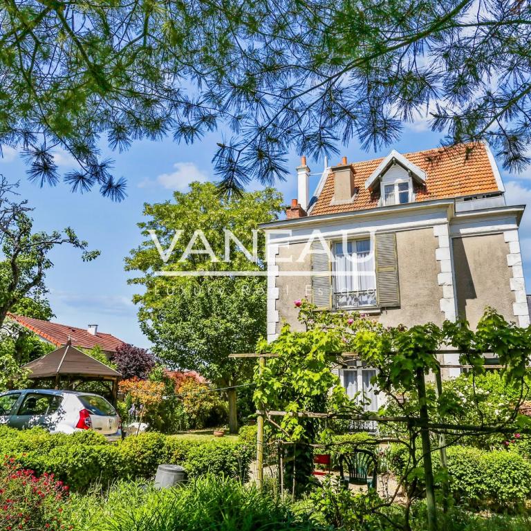 Meudon Bellevue Jardin du Potager Maison de style Anglo-Normand