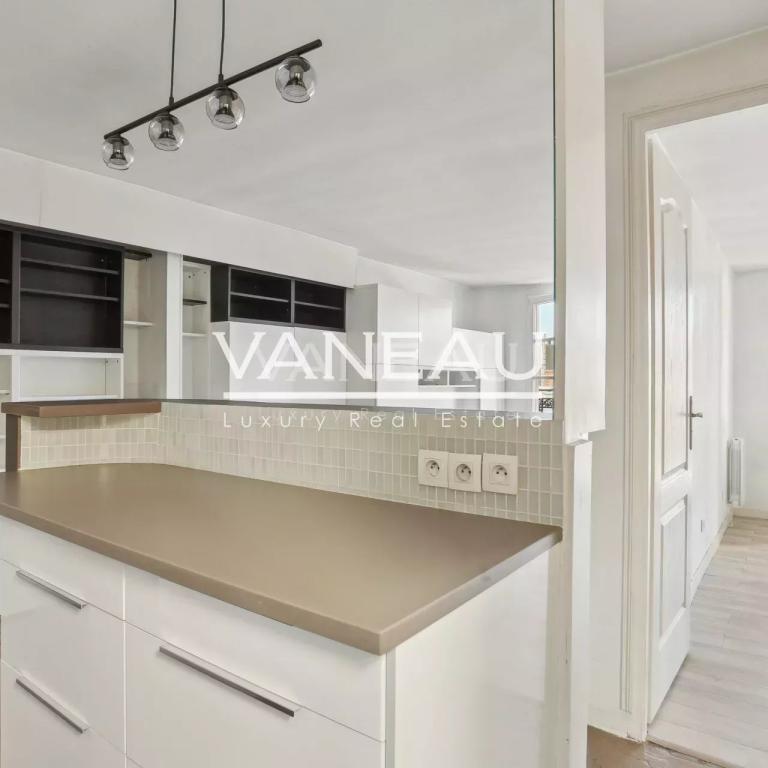 Exclusivité - Paris 6e - Monnaie - Deux pièces avec terrasse