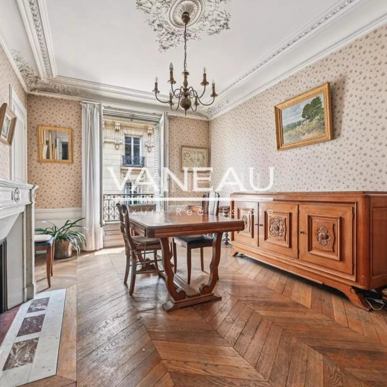 Neuilly - Mairie - Appartement 4 pièces - Charme de l'ancien