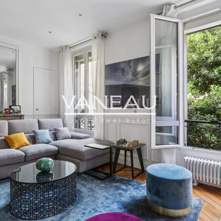 Pied à terre - refait à neuf - Ternes