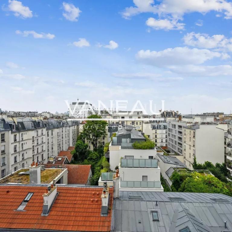 Paris XVe - Montparnasse - Appartement trois pièces en dernier é