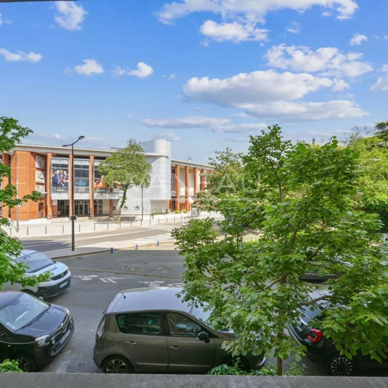 Boulogne-Billancourt - Deux pièces transformable en trois pièces