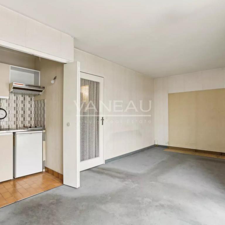 Paris XVIIIe - Studio sur jardin avec cave et possibilité  parki
