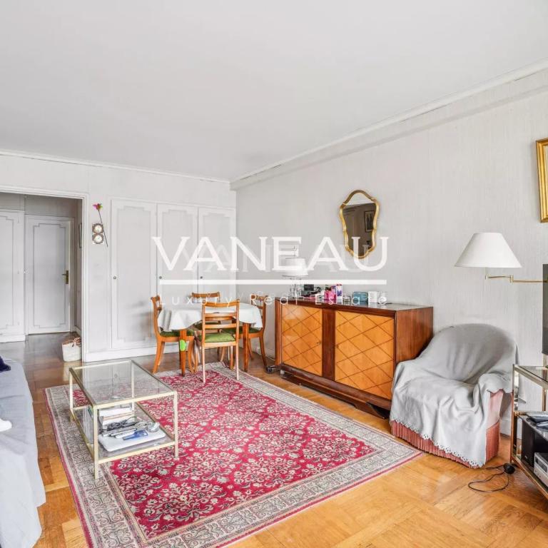 Paris VIIIe - Appartement à rénover, idéal pied à terre
