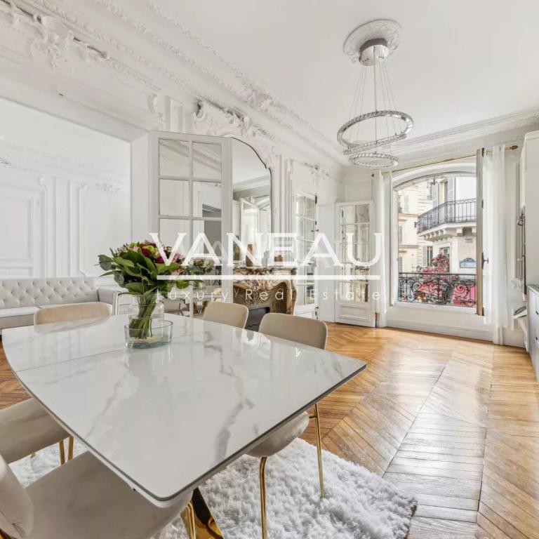 PARIS VIIIe - Appartement familial et de réception