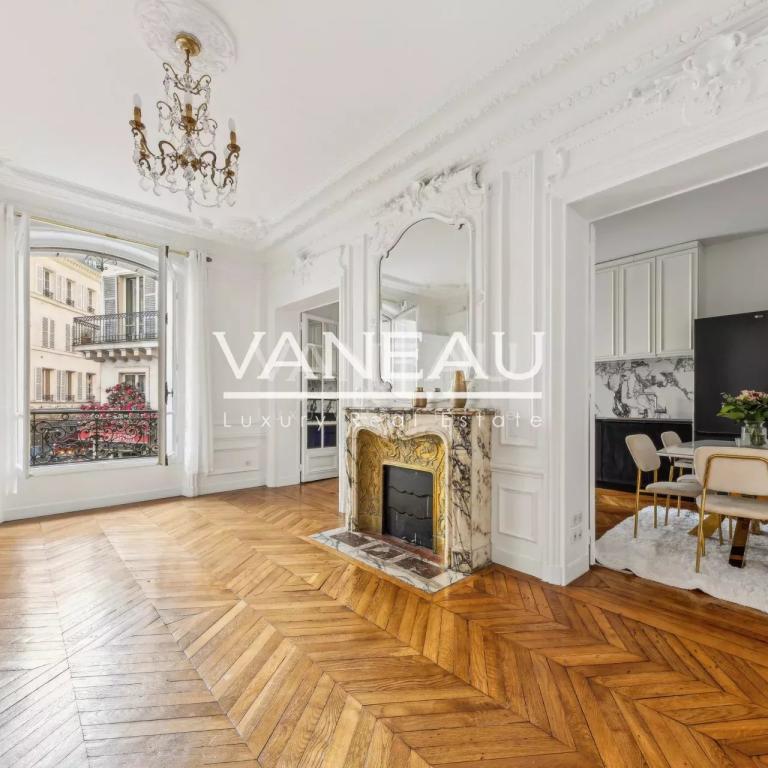 PARIS VIIIe - Appartement familial et de réception