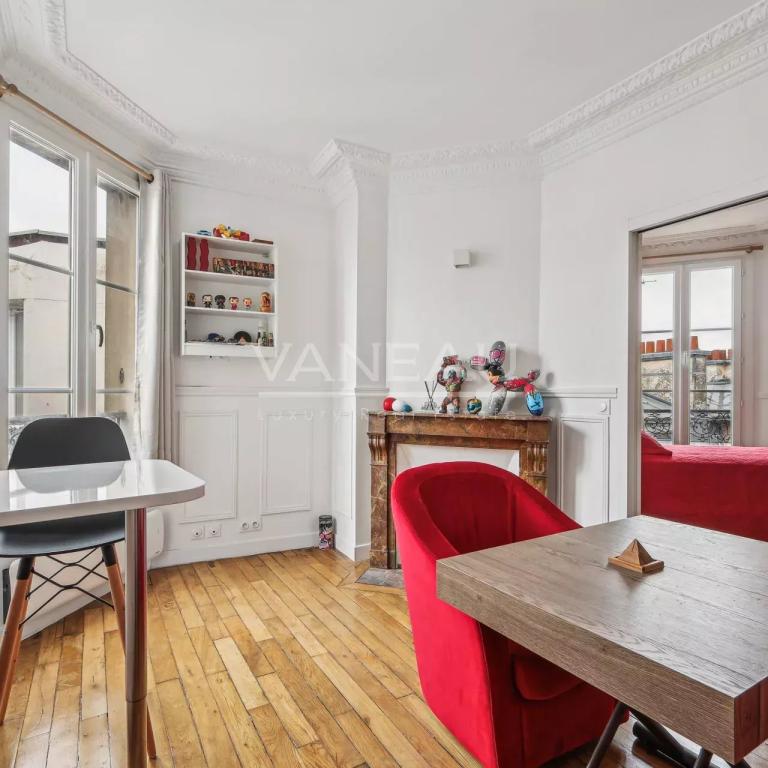 Dernier étage deux pièces vue toits 29.06 M²