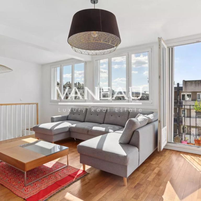 Appartement familial en dernier étage avec quatre chambres