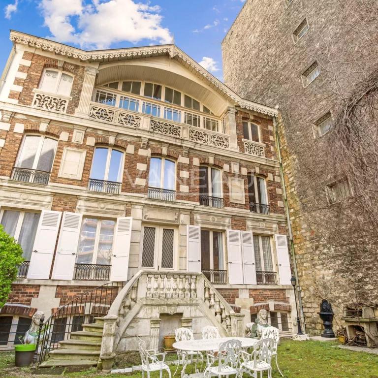 Maison de charme avec jardin - Cinq chambres