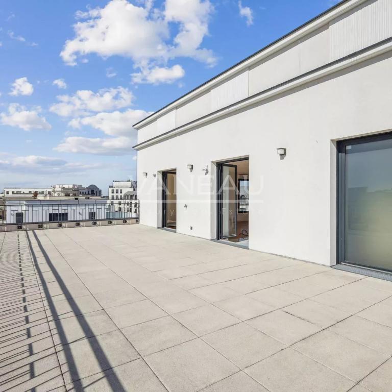 Appartement avec terrasses au dernier étage