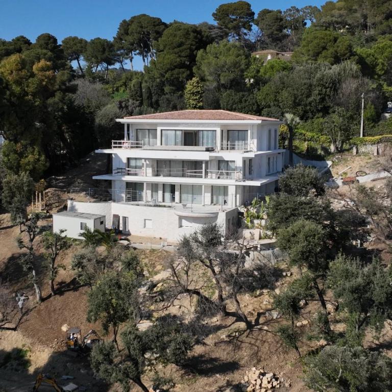 Villa contemporaine à vendre CANNES Californie