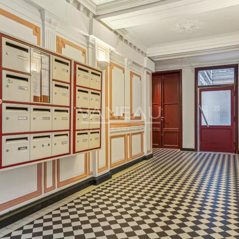 Paris Xème - Charmant deux pièces - Pied à terre idéal -