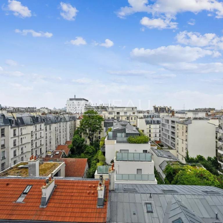 Paris XVe - Montparnasse - Appartement trois pièces en dernier é