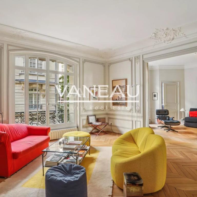 Appartement haussmannien d’exception – Square de la Tour Maubour