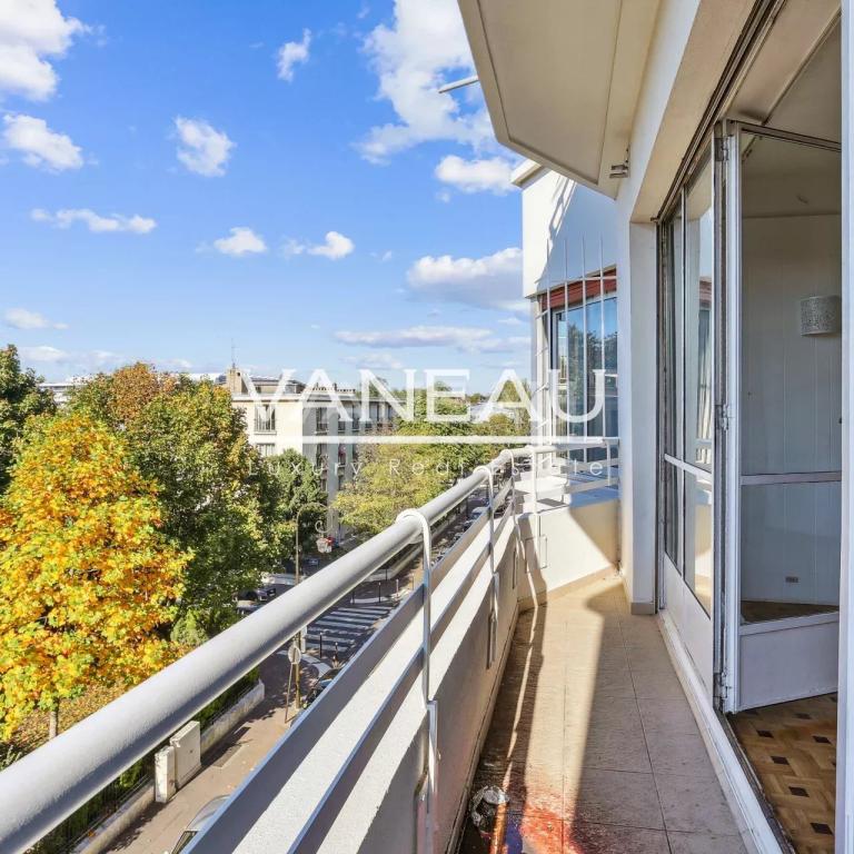 PARIS XVIe - Serres d'Auteuil - Vue dégagée - Balcon