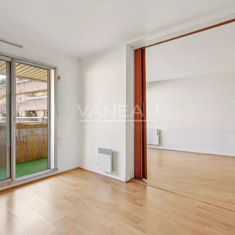 EXCLUSIVITE - DEUX PIECES AVEC BALCON - PROCHE DES PASSAGES